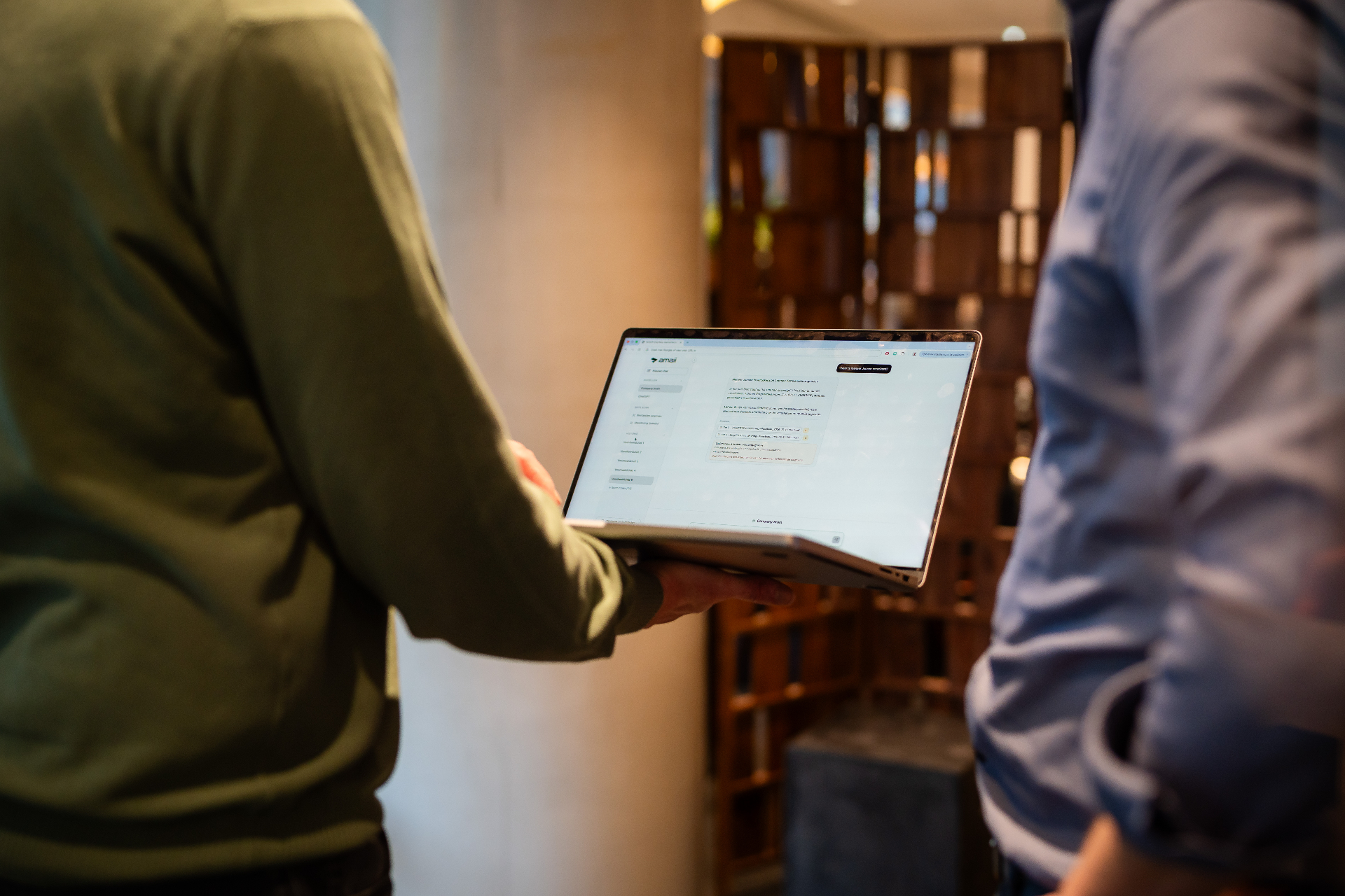 Staande demo van de Amaii Company Brain op een laptop